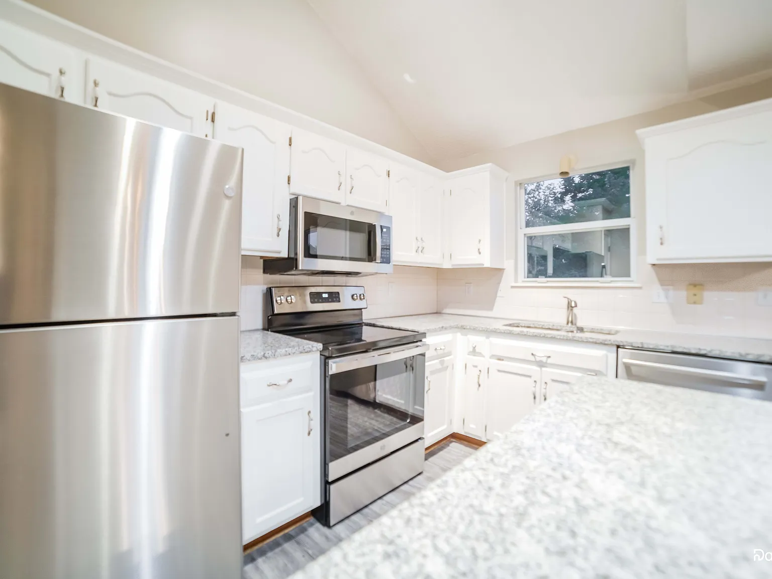 3 bed, 2.5 bath, 1603 sqft, $2,260 — Photo 3