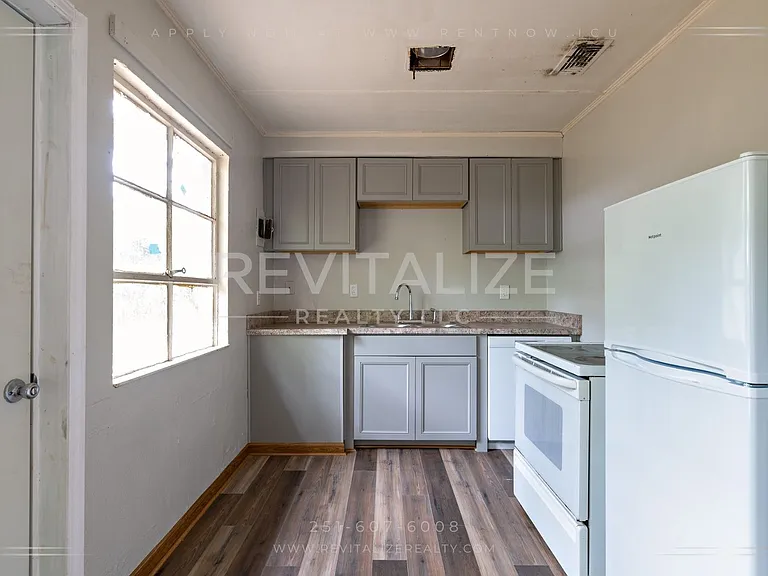 3230 Greenleaf Ct — Photo 8