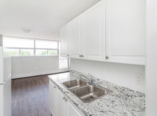 33 King St E #1B-1BA, Hamilton, ON L9H5R1