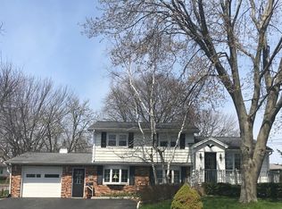 301 Chestnut Heights Dr, Liverpool, NY 13088