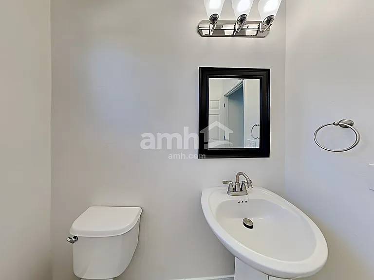 568 W Camino Parrilla — Photo 16