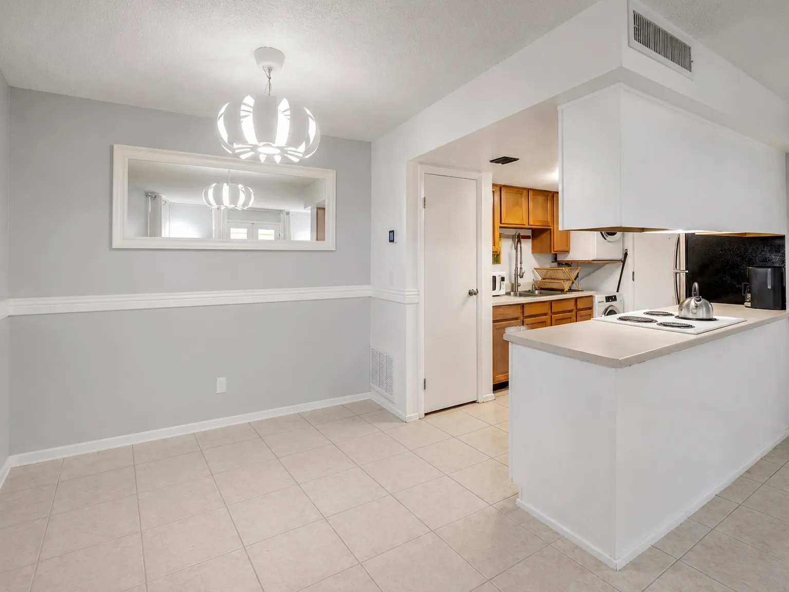1386 Lorilyn Ave — Photo 3