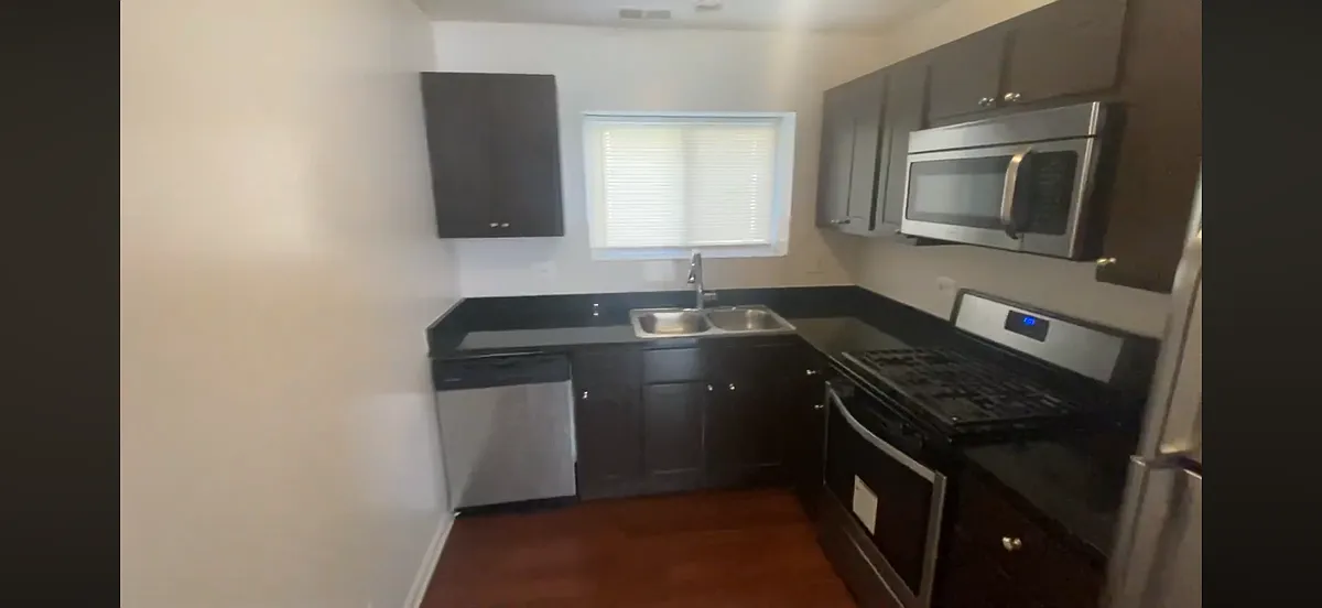 Building Photo - 2542 W Fitch Ave #3