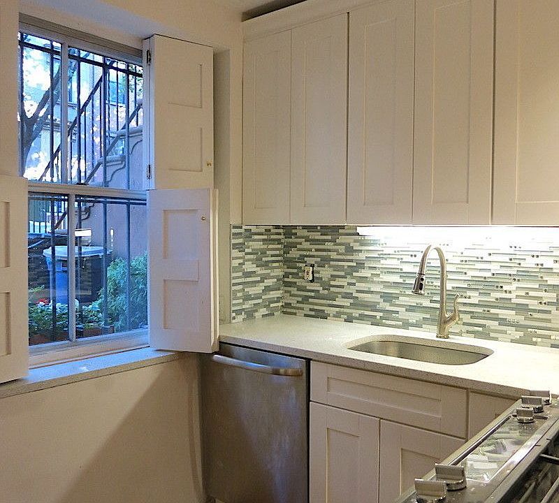 1st image of 154A Hicks St Ste 1