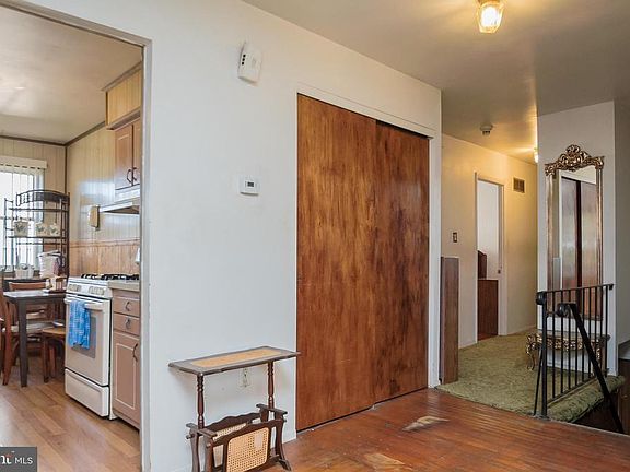 5th image of 709 Elmtree Ln