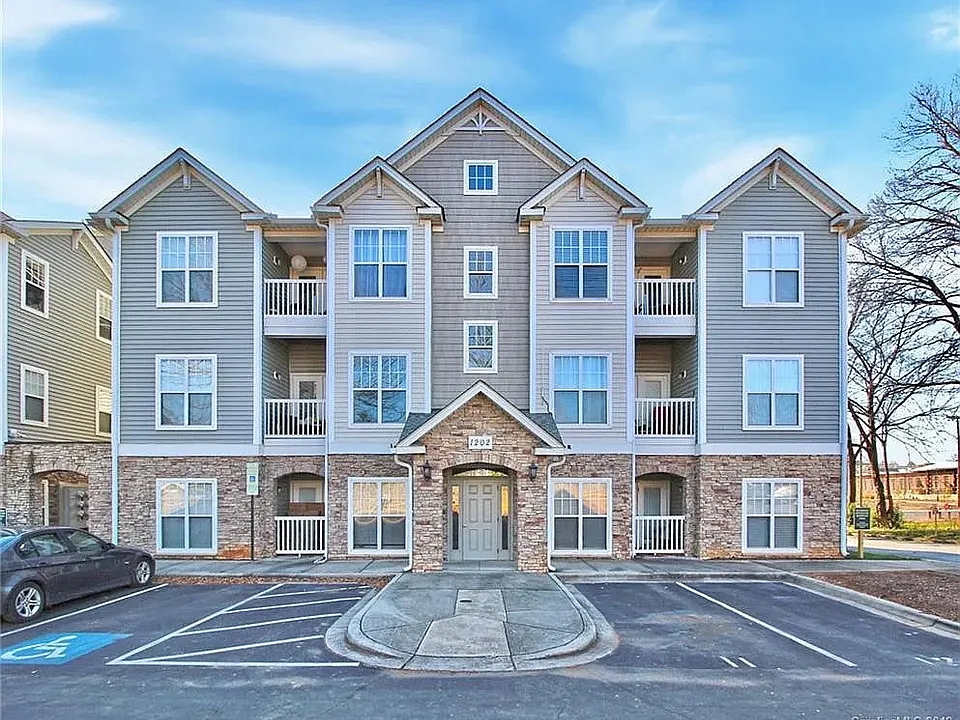 1240 Duncan Gardens Dr #1240