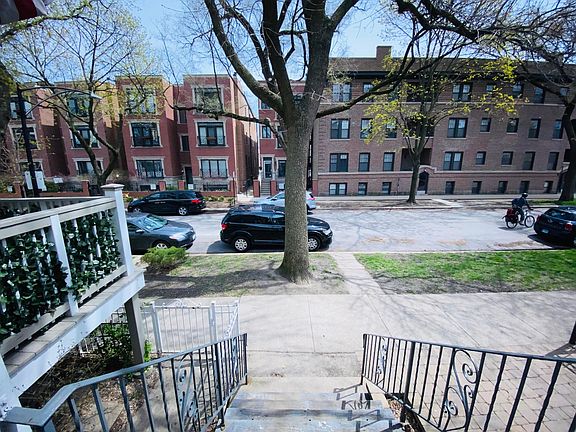 3rd image of 2710 N Wilton Ave
