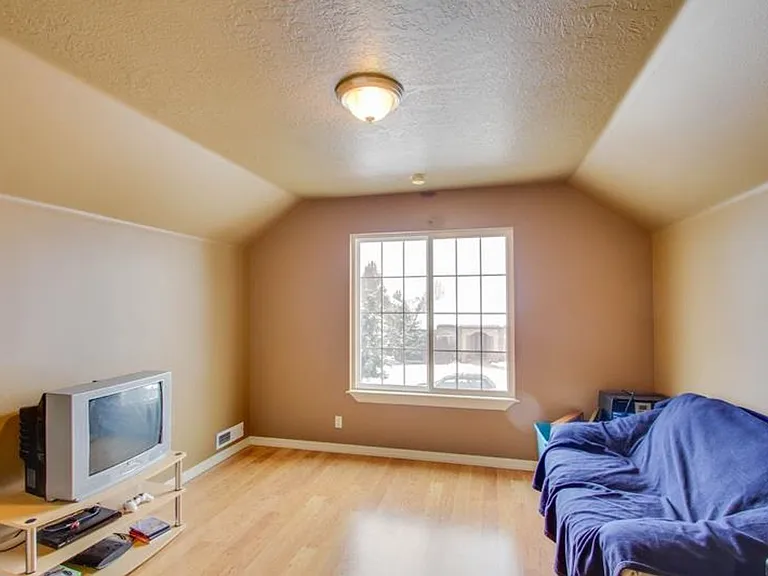 2291 E Meadow Creek Dr — Photo 13