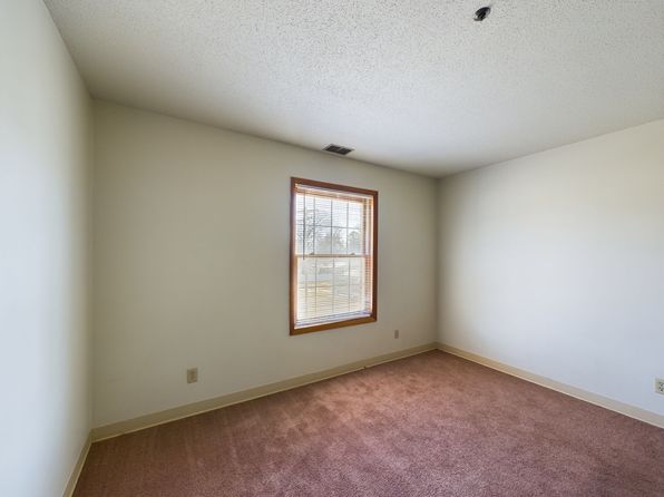 551 N Dicks St APT 305