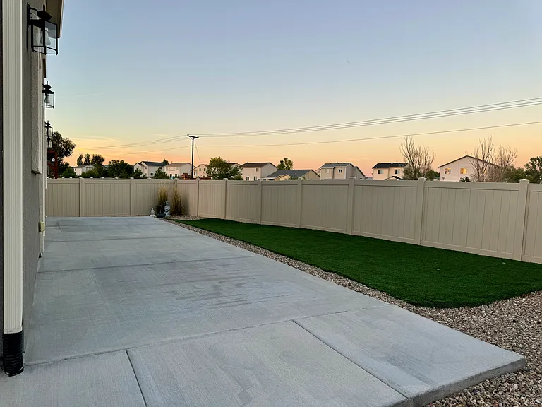 7567 Benecia Dr — Photo 29