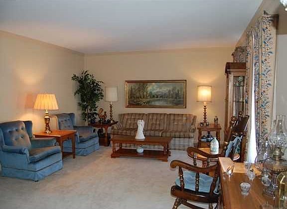 5th image of 6947 S Fredericksburg Dr