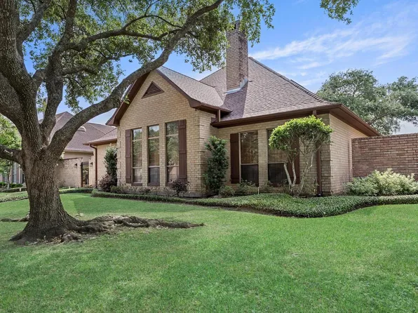 27 Bellchase Gardens Dr, Beaumont, TX 77706