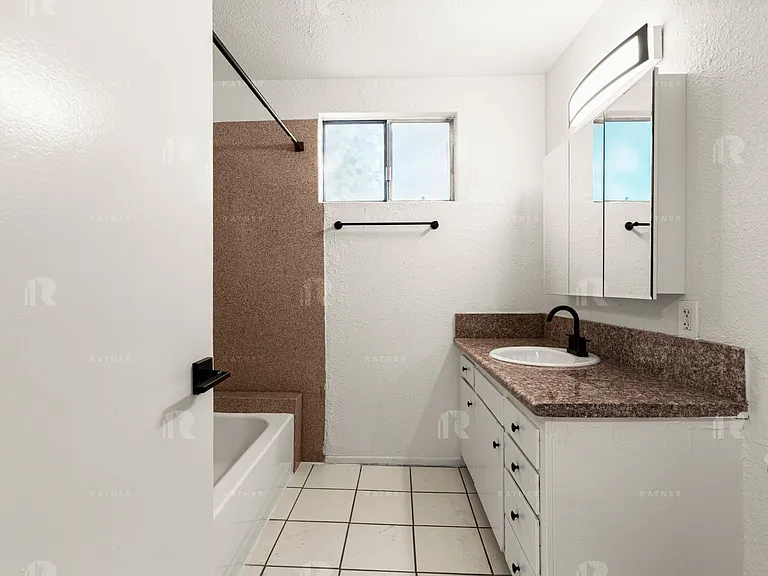 (El/Ti/Yo:B) 5139 White Oak Avenue — Photo 25