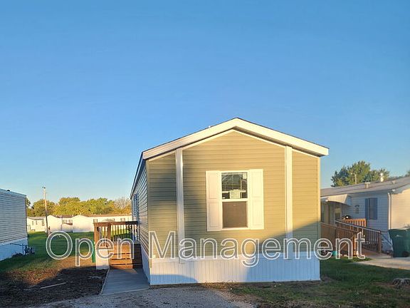 4th image of 1901 1st St Trailer 33