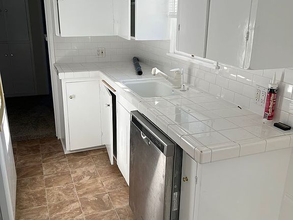 3rd image of 231 Los Aguajes Ave APT B
