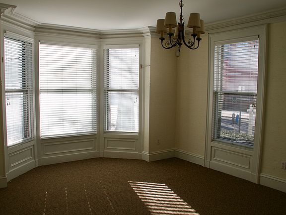 3rd image of 455 Orange St Floor 1