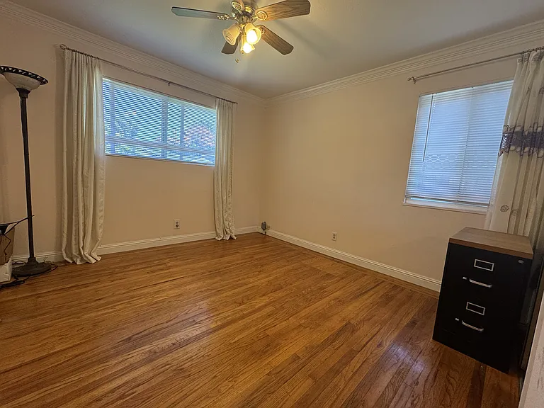 1066 Heatherstone Ave — Photo 7