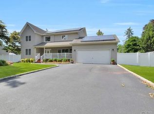 9 James St, Huntington Station, NY 11746