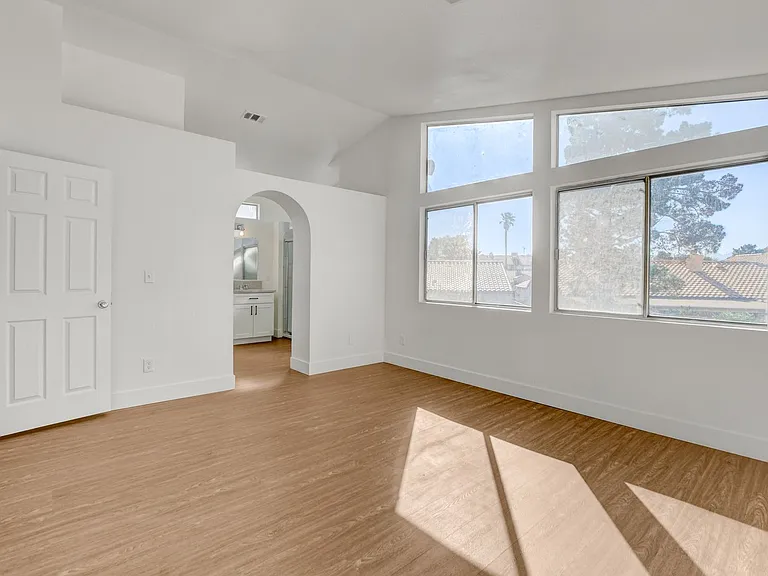 8005 Vision St — Photo 43