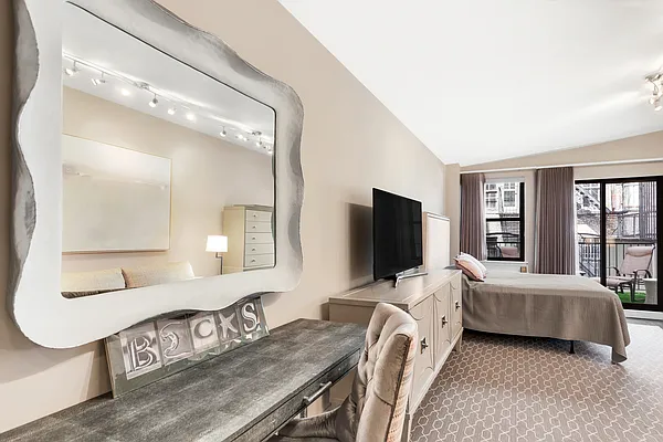 Sold by Douglas Elliman | media 10