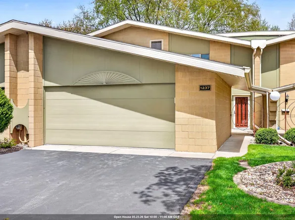 1237 W Nicolet Cir, Appleton, WI 54914