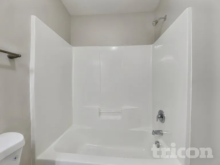 685 Century Dr — Photo 16