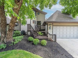 355 Roberts Run #104, Bay Village, OH 44140