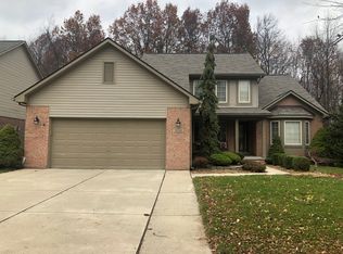 22538 Fawn Rd, Brownstown, MI 48183