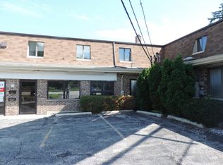 2430 E Rand Rd, Arlington Heights, IL 60004