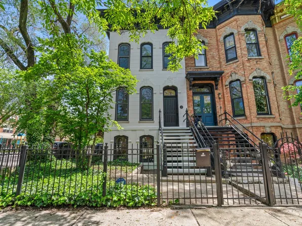 801 S Oakley Blvd, Chicago, IL 60612