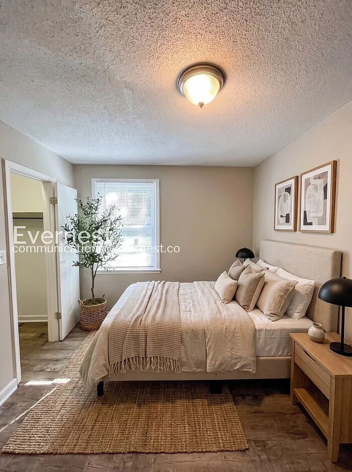 3 bed, 2.0 bath, 1032 sqft, $1,425 — Photo 4