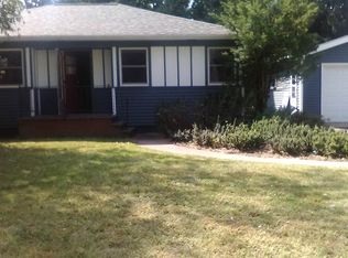 526 Demarest Ave, Waupaca, WI 54981