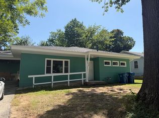 306 S 6th St, Ozark, MO 65721