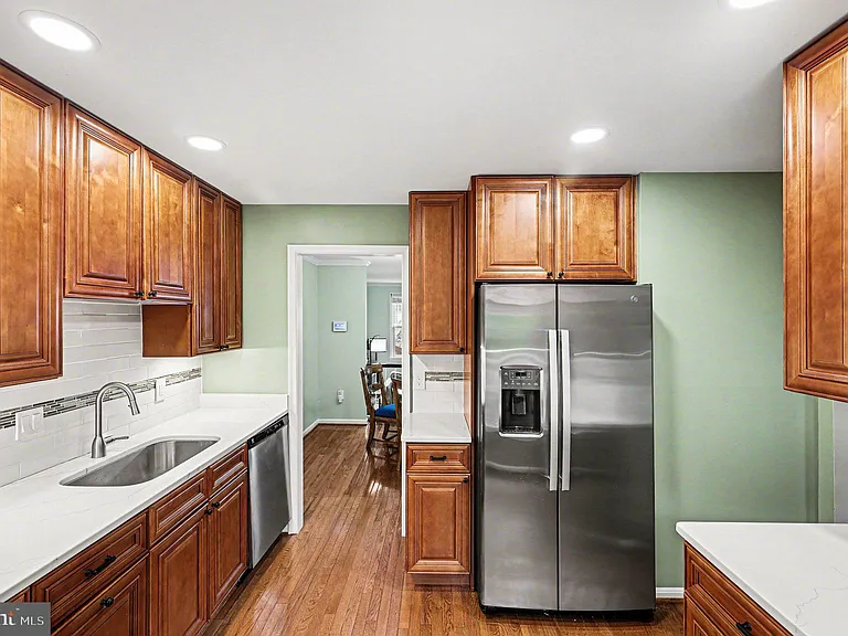 7468 Brighouse Ct — Photo 8