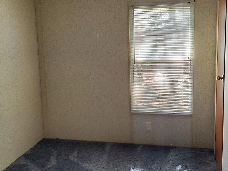 1201 Maple Ave — Photo 10