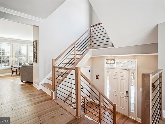 2nd image of 10461 Courtney Dr