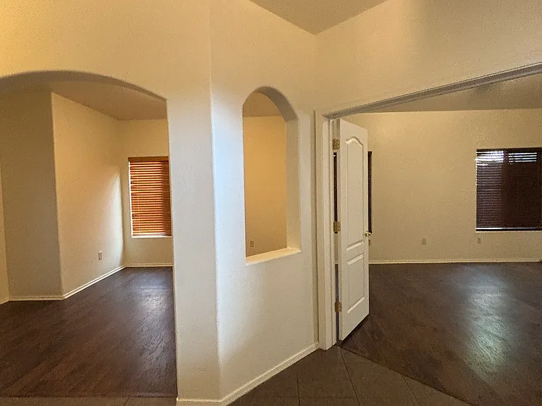 5305 W Olivine Dr — Photo 10