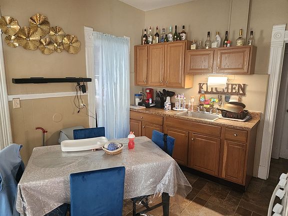 4th image of 66 Palmer Ave