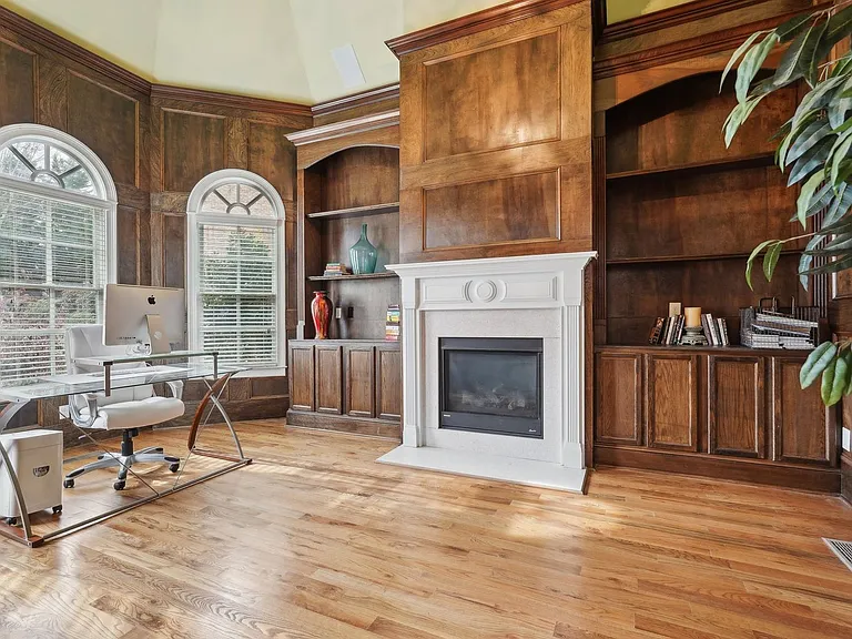 343 Summer Garden Dr — Photo 36