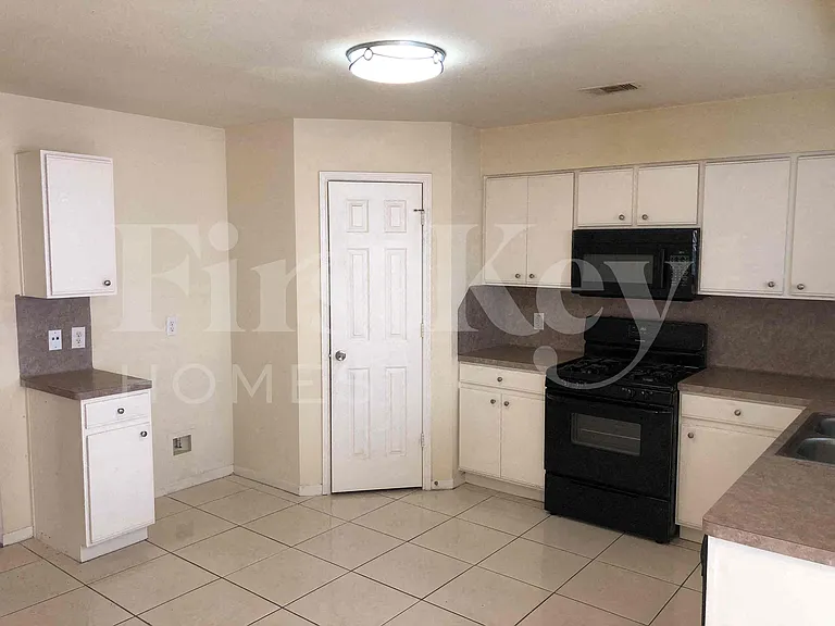 1123 Intrepid Oak Ln — Photo 5