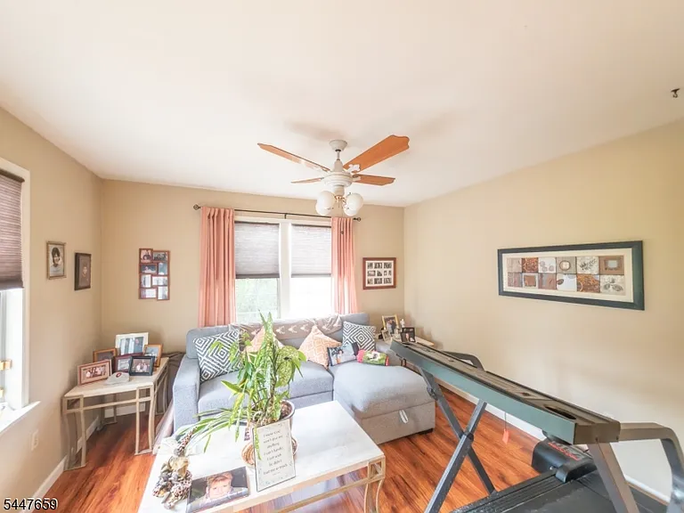 6 Patrick Henry Ct #B — Photo 9