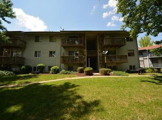 1911 Gascony Parc Dr, Lake Saint Louis, MO