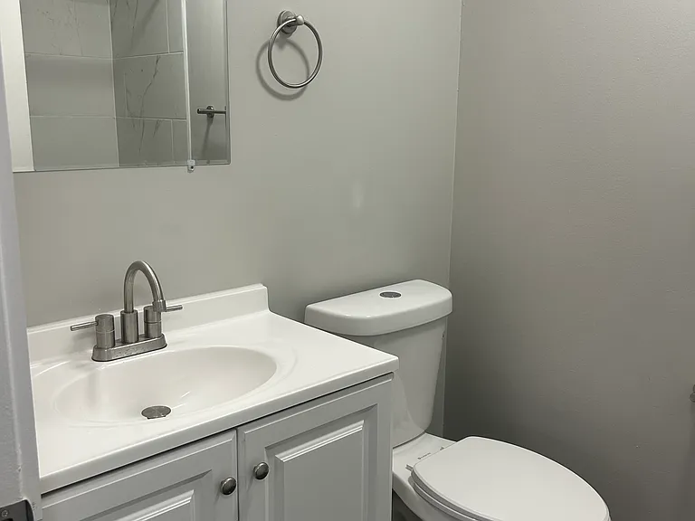 Austin Manor Apartments — Photo 19