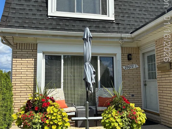 29672 City Center Dr APT 1, Warren, MI 48093