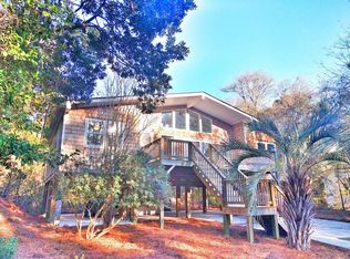 318 Live Oak St, Emerald Isle, NC 28594