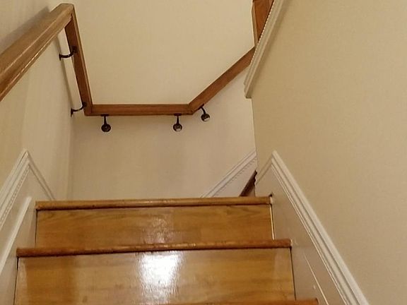 3rd image of 1005 E 228th St