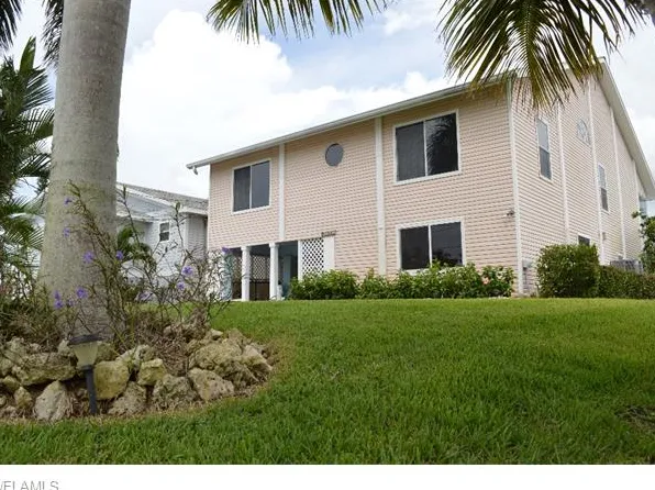 163 Trinidad St, Naples, FL 34113