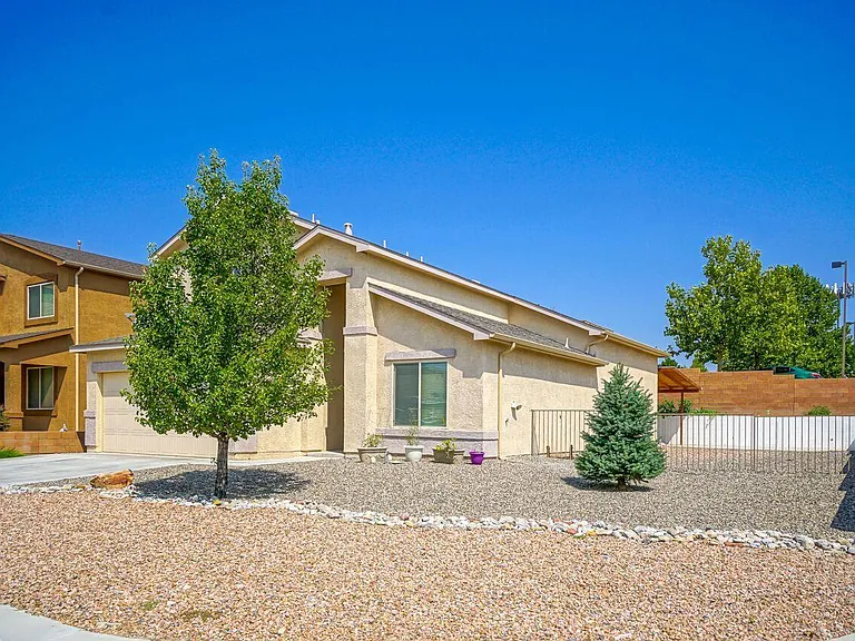 2045 N Ensenada Cir SE — Photo 3