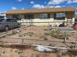 406 E Reizen Dr, Morristown, AZ 85342