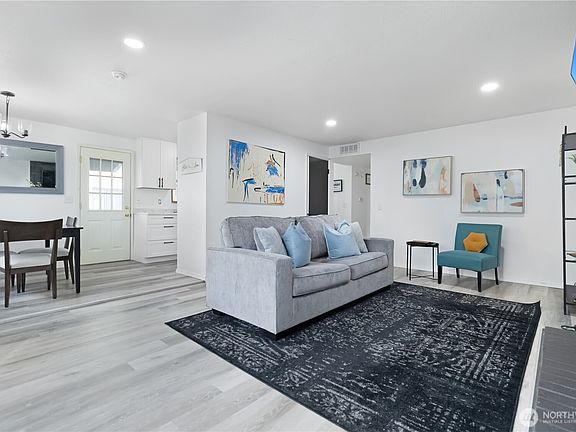 3rd image of 9804 Forest Avenue SW